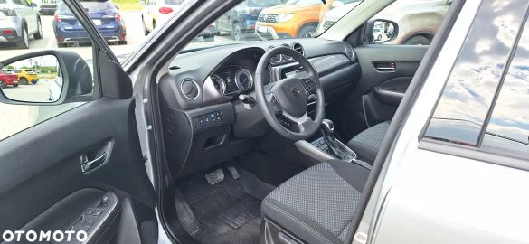 Car image 10