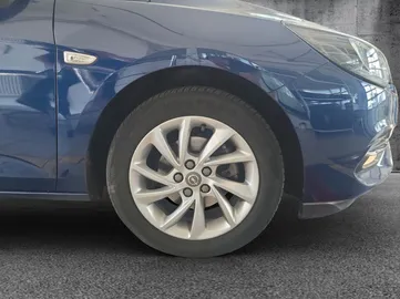 Car image 29