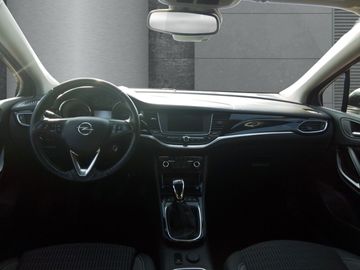 Car image 10