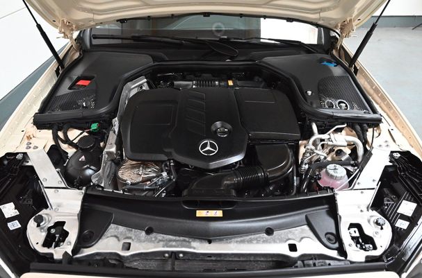 Mercedes-Benz E 300 de T 225 kW image number 17