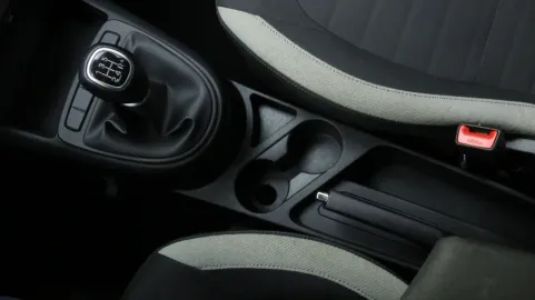 Car image 34