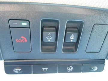 Car image 32