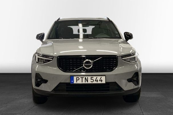 Volvo XC40 B3 Plus Dark 120 kW image number 2