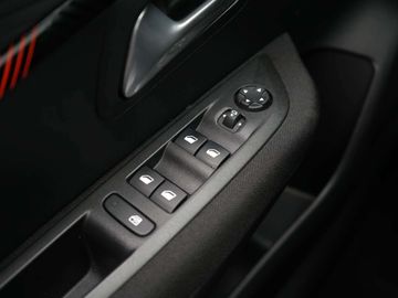 Car image 33