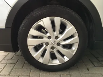 Car image 27