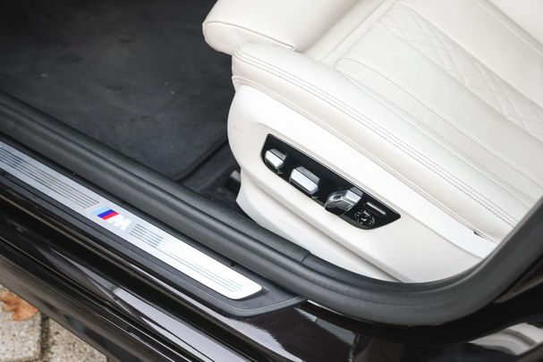 BMW 530i Touring 185 kW image number 14