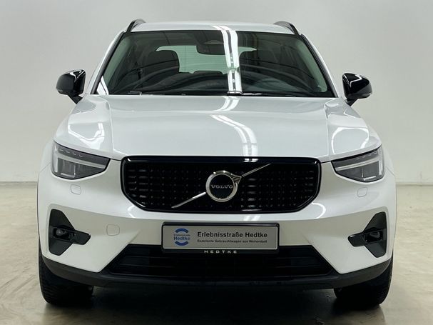 Volvo XC40 B4 Plus Dark 145 kW image number 3