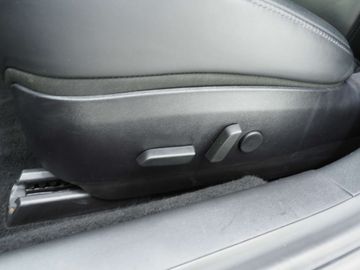 Car image 33