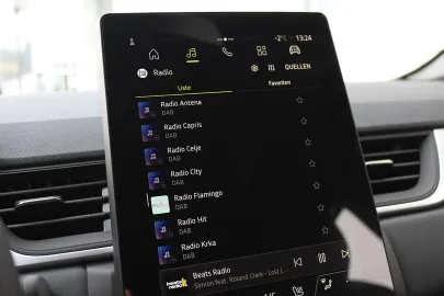 Car image 24