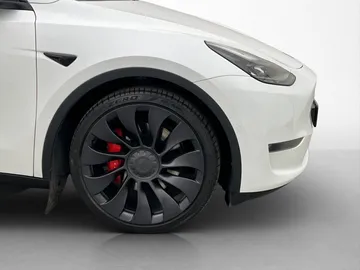 Car image 32