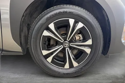 Car image 17