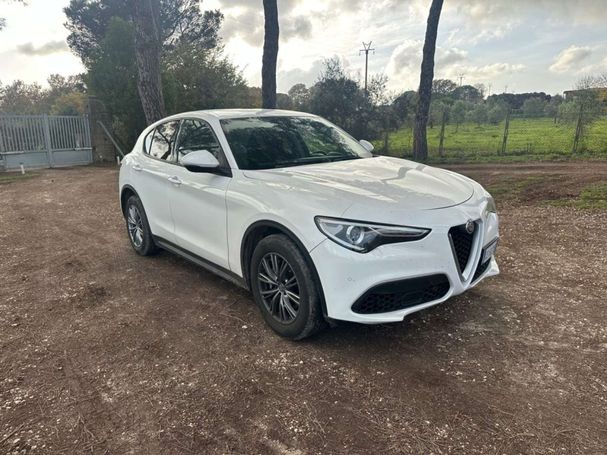 Alfa Romeo Stelvio 2.2 Diesel AT8 Business 118 kW image number 2