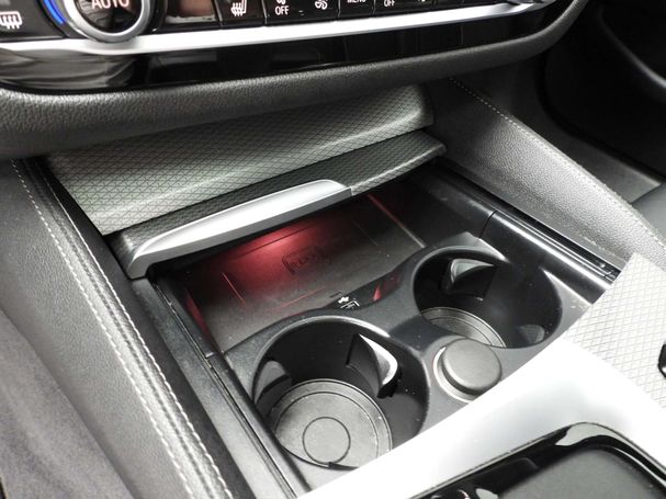 BMW 520i Touring 135 kW image number 31