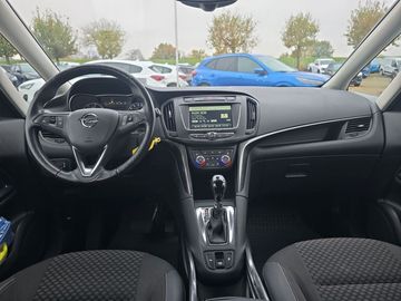 Car image 11