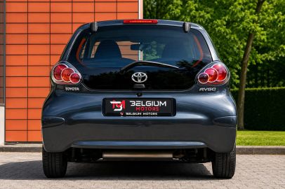 Car image 5