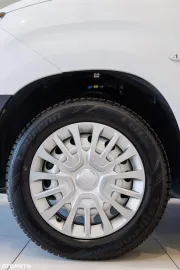 Car image 40