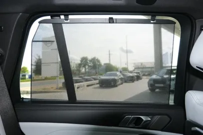 Car image 35