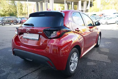 Car image 4