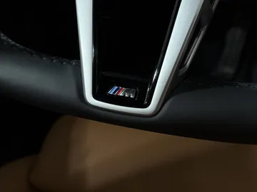 Car image 34