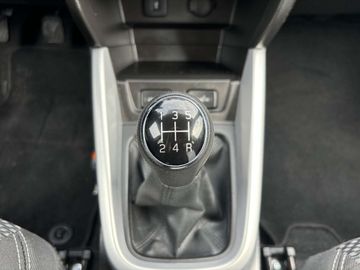 Car image 30