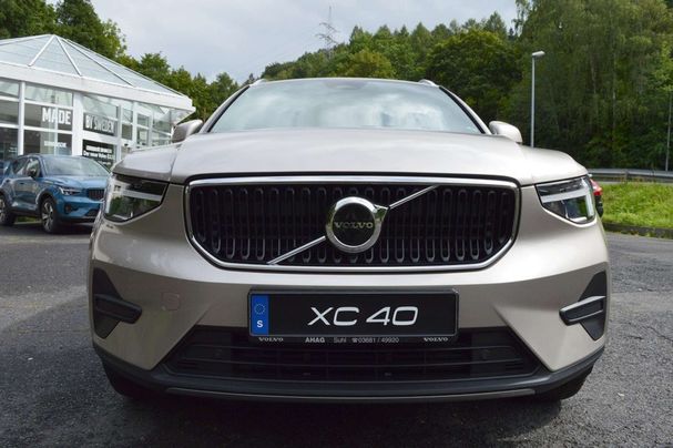 Volvo XC40 B3 Core DKG 120 kW image number 3