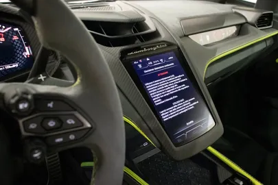 Car image 25