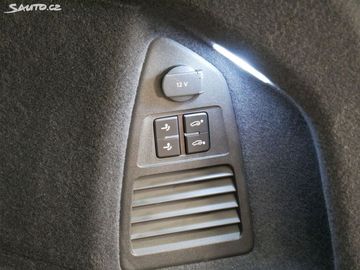 Car image 35