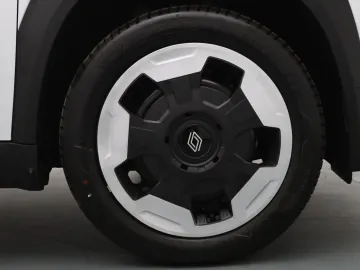 Car image 30