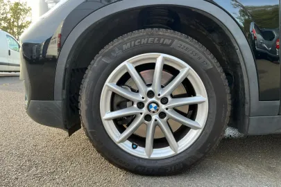 Car image 32