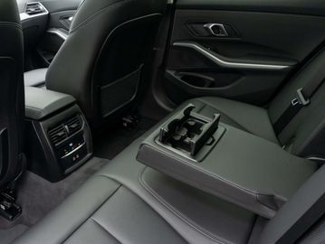 Car image 41