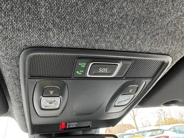 Car image 32
