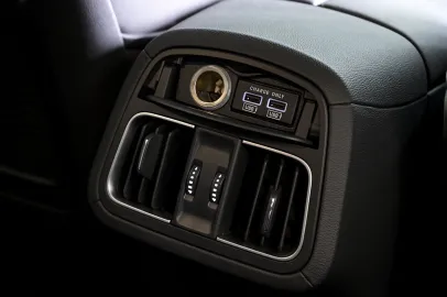 Car image 36