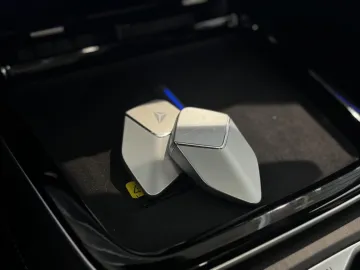 Car image 47