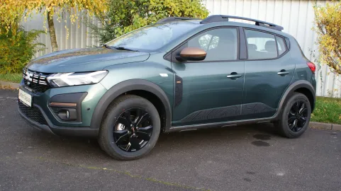Car image 2