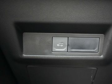 Car image 35