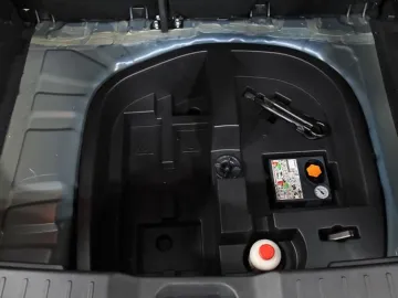 Car image 33