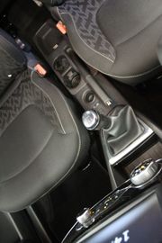 Car image 33