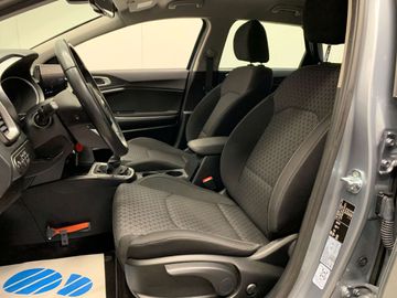 Car image 37