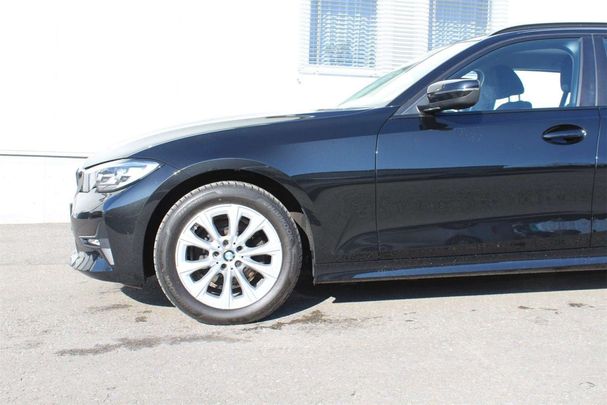 BMW 320d Touring xDrive 140 kW image number 8