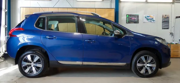 Car image 4