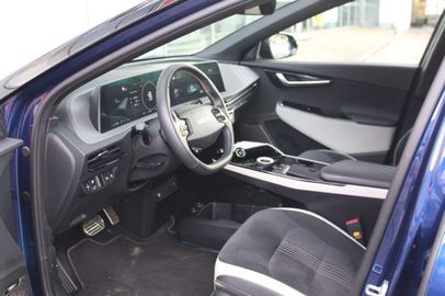 Car image 16