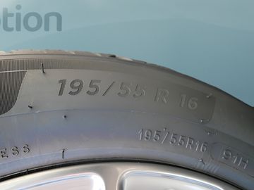 Car image 34