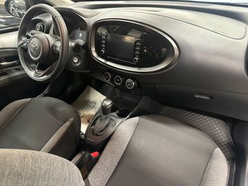 Car image 8