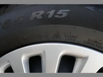 Car image 25