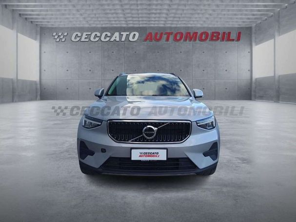 Volvo XC40 T2 Essential 95 kW image number 4