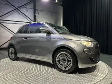Car image 25