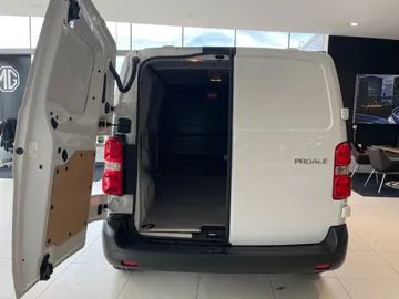 Car image 28