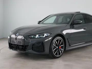 Car image 32
