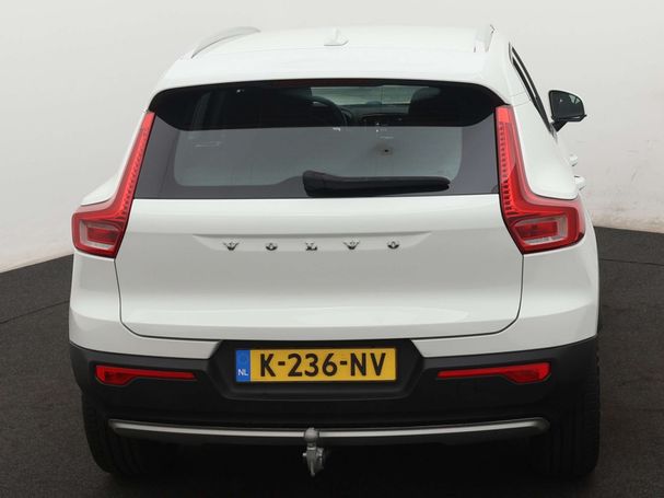 Volvo XC40 T3 Momentum Pro 120 kW image number 9