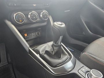 Car image 14